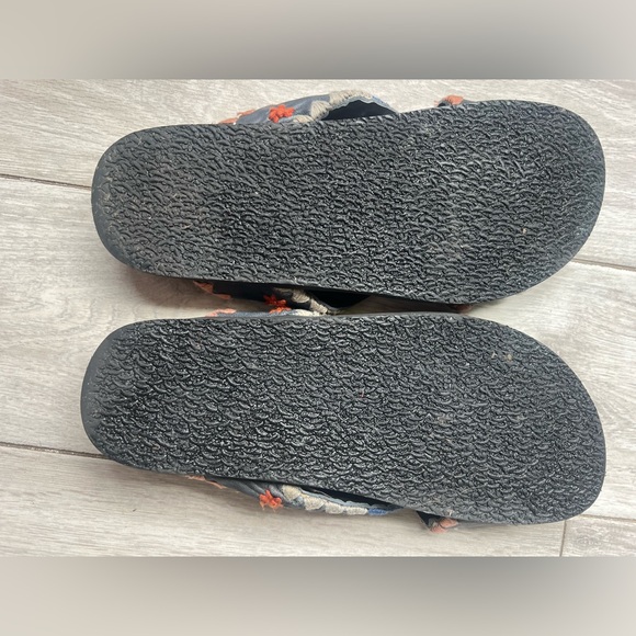 Free People Crisscross strap embroidered sandals w/cork footbed. Size 40 (8.5/9) - Picture 5 of 7